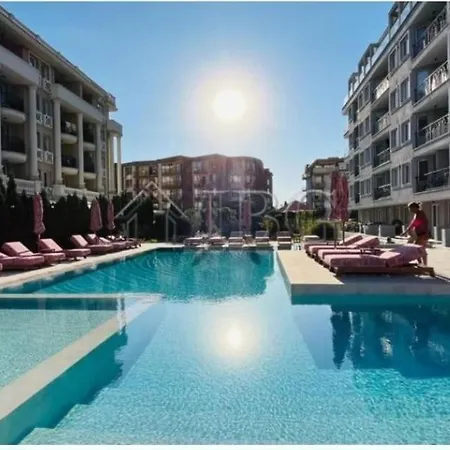 Lägenhet J'adore Secret Garden Pool View Slăntjev Brjag