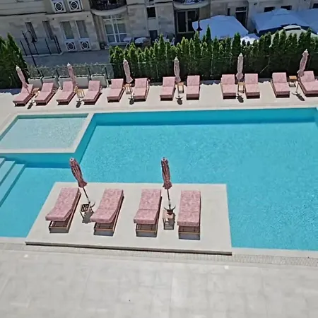 J'adore Secret Garden Pool View Slăntjev Brjag